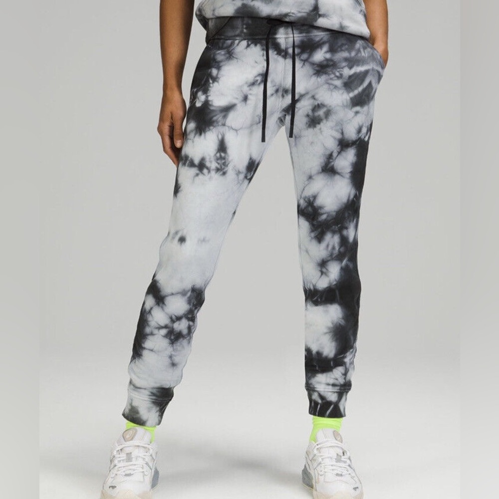 EUC Lululemon Warm Down Jogger ECSO Earth Dye Stone Size 2